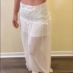 Is beautiful skirt , off color